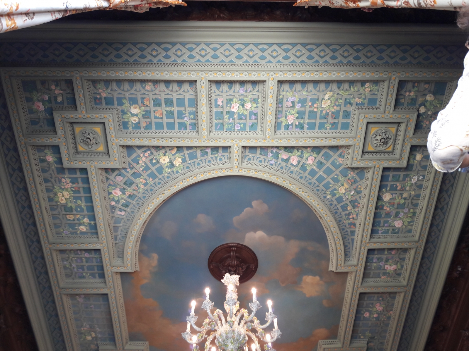 Décor Plafond salon château particulier- fresque en trompe l'oeil
